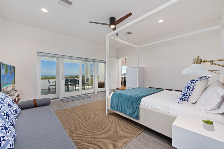 Oceanfront Estate in the Space Coast w/heated pool and 2 villas - Indialantic, Florida