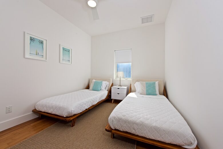 Oceanfront Estate in the Space Coast w/heated pool and 2 villas - Indialantic, Florida