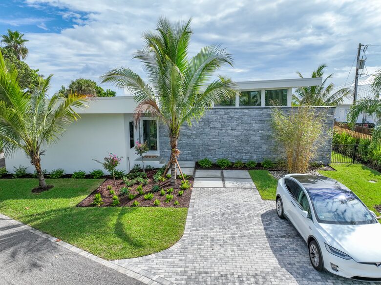 Oceanfront Estate in the Space Coast w/heated pool and 2 villas - Indialantic, Florida