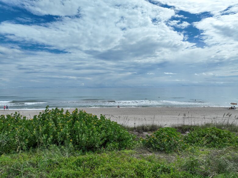 Oceanfront Estate in the Space Coast w/heated pool and 2 villas - Indialantic, Florida
