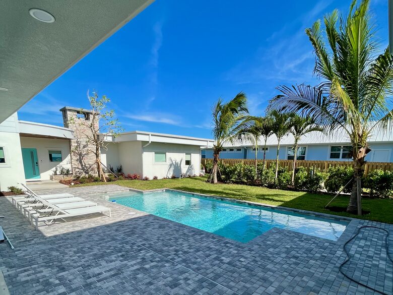 Oceanfront Estate in the Space Coast w/heated pool and 2 villas - Indialantic, Florida