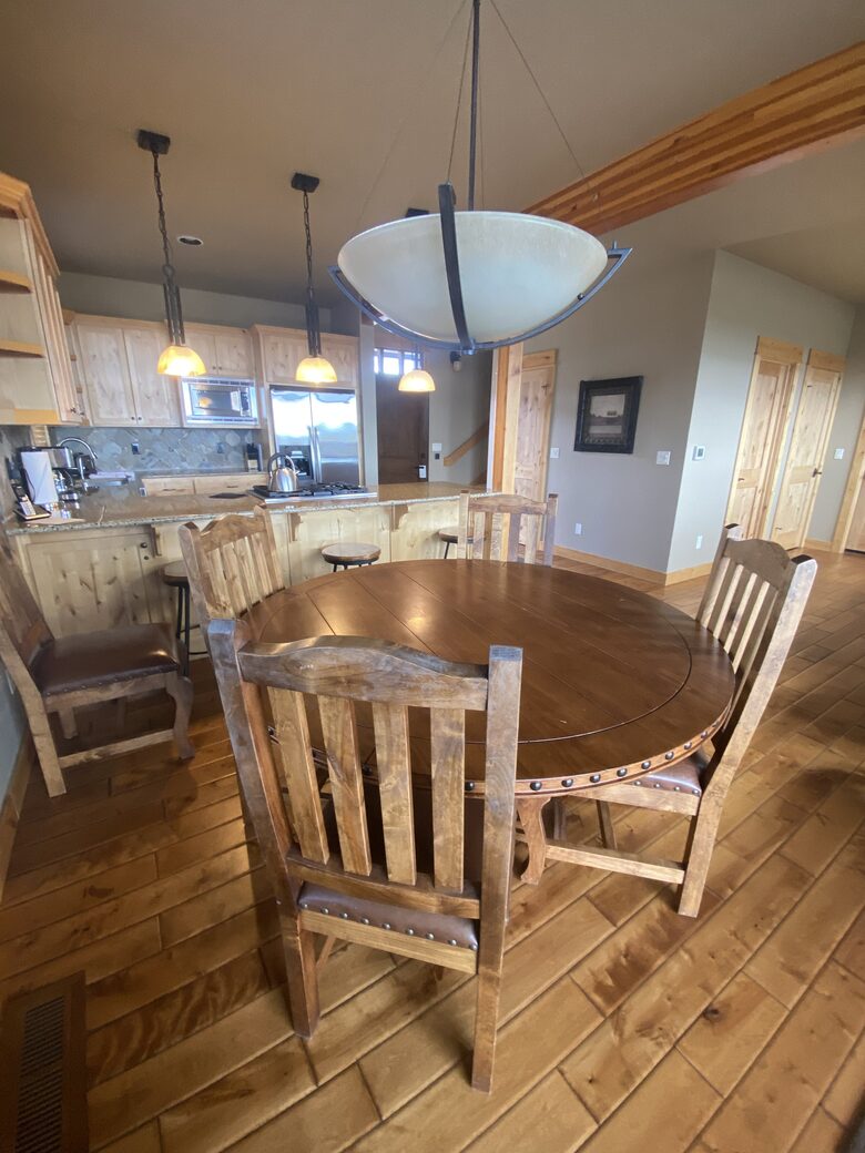 Sage Canyon Luxury 2BR Cabin - Powell Butte, Oregon