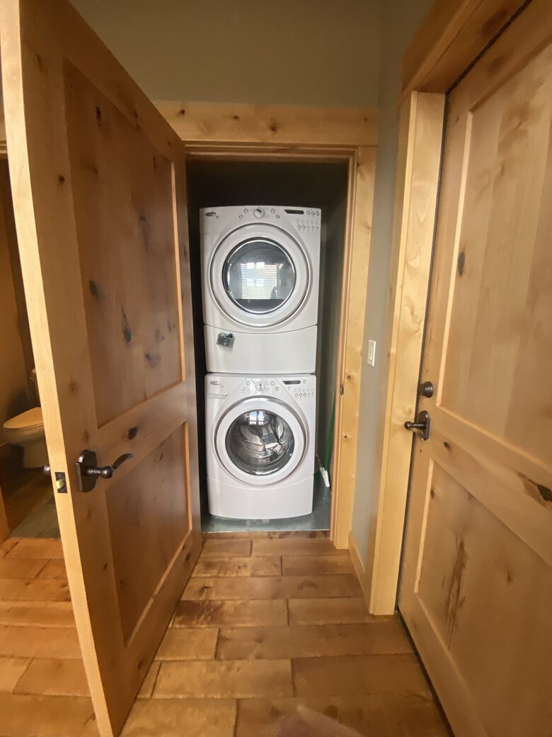 Sage Canyon Luxury 2BR Cabin - Powell Butte, Oregon