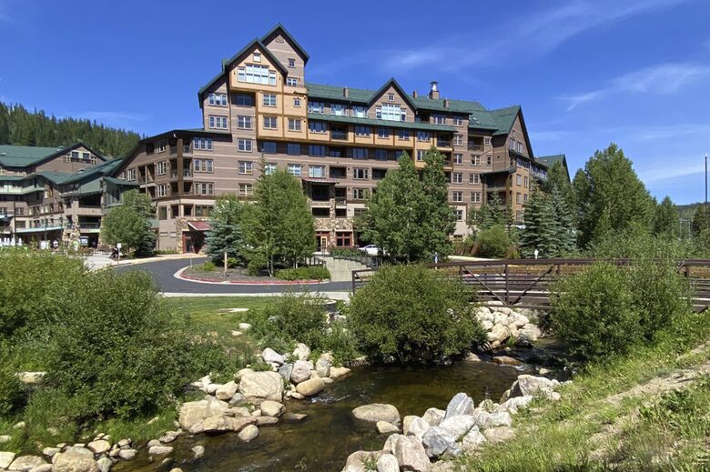 Zephyr Mountain Lodge Summer