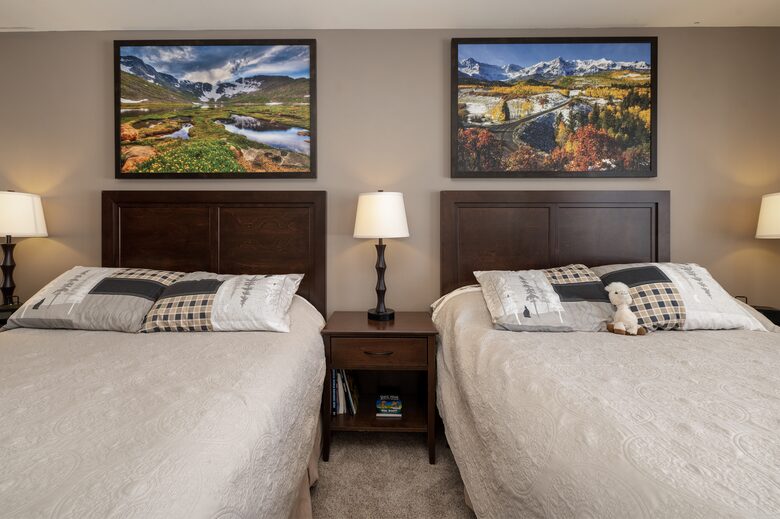 2 Queen Beds