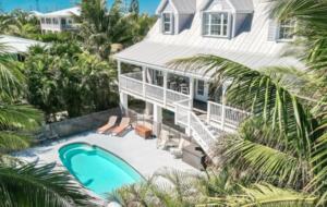 Beautiful Beachfront Paradise - Grassy Key, Florida