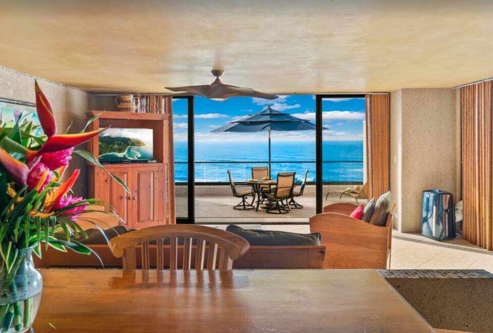 Puu Poa Luxurious Oceanfront Condo - Princeville, Hawaii