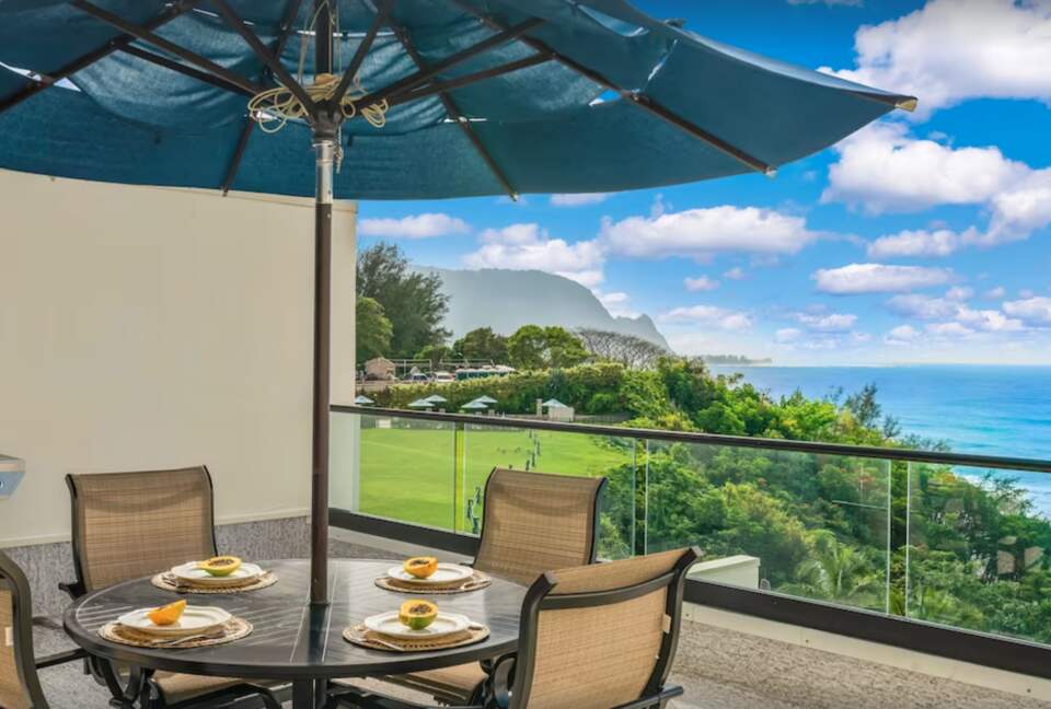 Puu Poa Luxurious Oceanfront Condo - Princeville, Hawaii