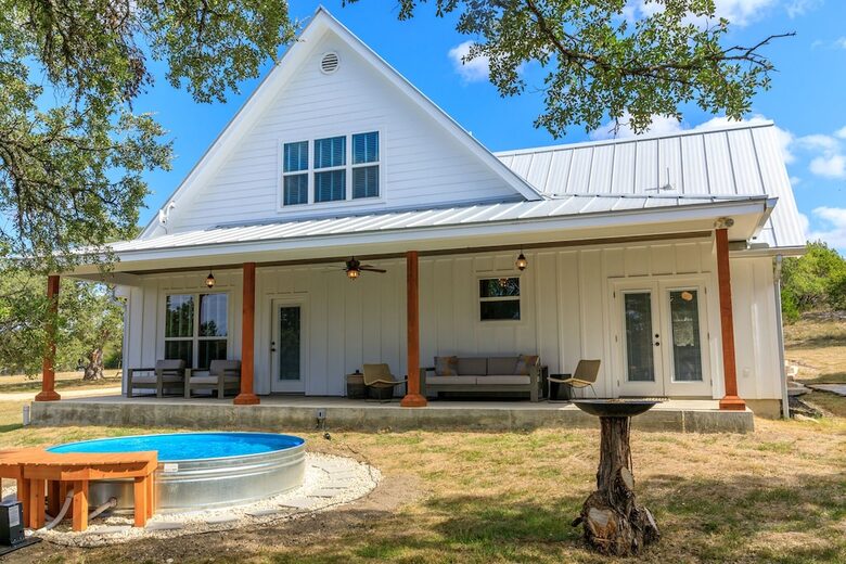 12 Acre Designer Farmhouse in TX Wine Country! - Stonewall, Texas