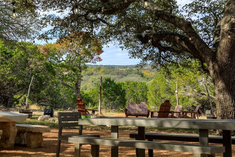 12 Acre Designer Farmhouse in TX Wine Country! - Stonewall, Texas