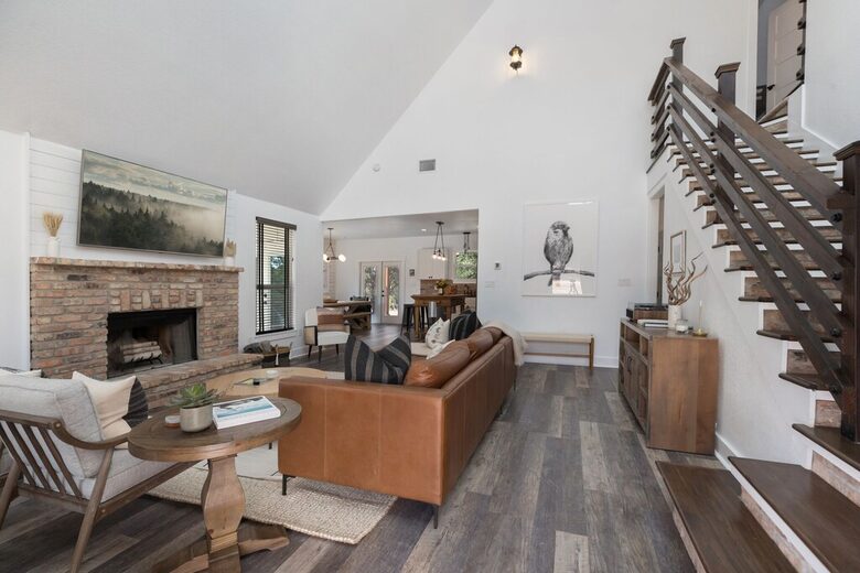 12 Acre Designer Farmhouse in TX Wine Country! - Stonewall, Texas
