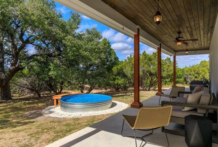 12 Acre Designer Farmhouse in TX Wine Country! - Stonewall, Texas