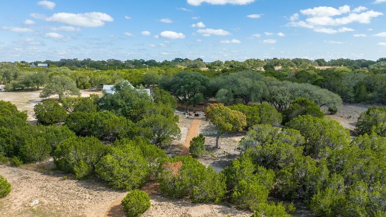 12 Acre Designer Farmhouse in TX Wine Country! - Stonewall, Texas