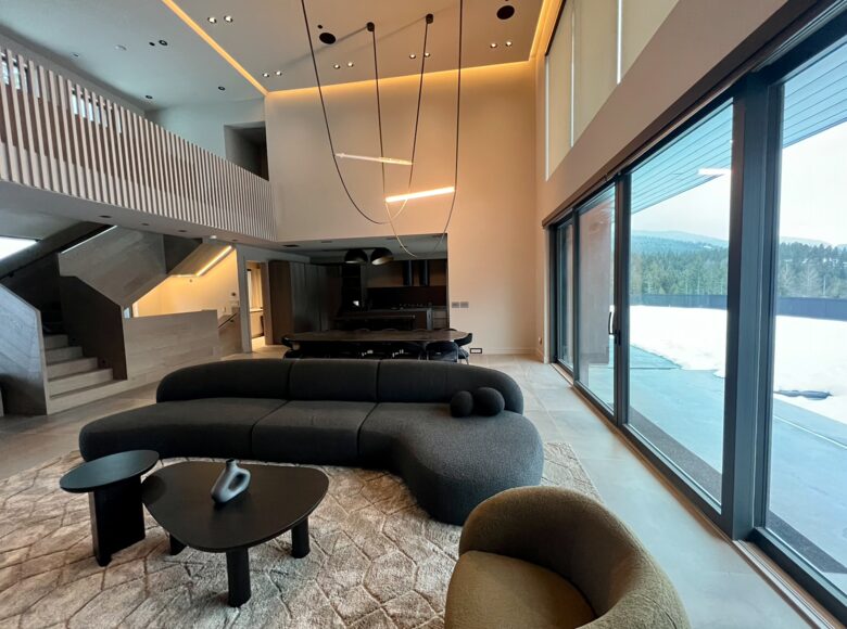 Contemporary Mountain Getaway - Whistler, Canada