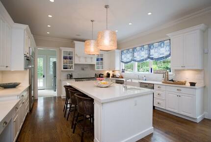 Southampton Masterpiece with a Pool + Sauna - Southampton, New York