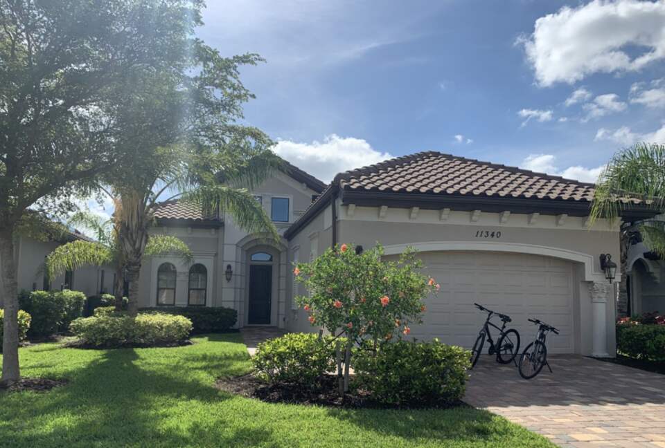 Modern Bungalow with Private Pool in a Luxury Resort Style Community - Fort Myers, Florida