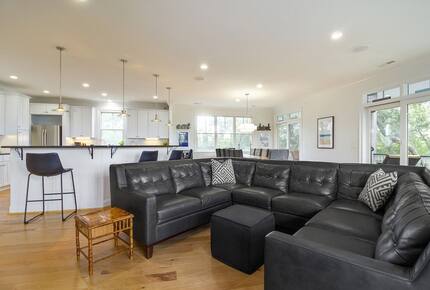 Isle of Palms Happy Place | Gorgeous 2nd Row Home w/ Pool, Hot Tub, Games, Dog Friendly - Isle of Palms, South Carolina