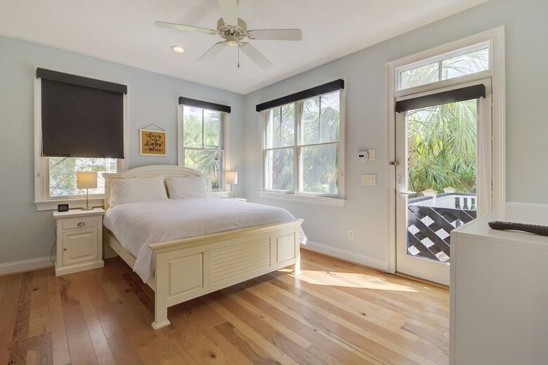 Isle of Palms Happy Place | Gorgeous 2nd Row Home w/ Pool, Hot Tub, Games, Dog Friendly - Isle of Palms, South Carolina