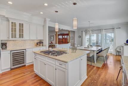 Endless Summer | With Huge Pool & Spa - Isle of Palms, South Carolina