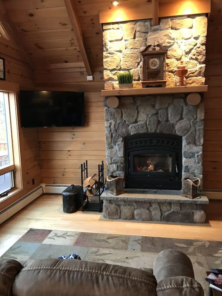 All-American Mountain Ski House | With a hot tub, wrap around deck, and panoramic views! - Madison, New Hampshire