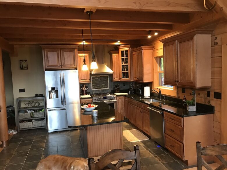 All-American Mountain Ski House | With a hot tub, wrap around deck, and panoramic views! - Madison, New Hampshire