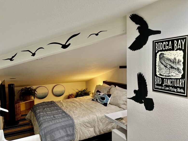 Guest suite lighter queen bedding used during warmer months.