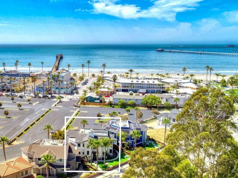 Cobbo's Beach House | With hot tubs, views, and just steps to the beach! - Avila Beach, California