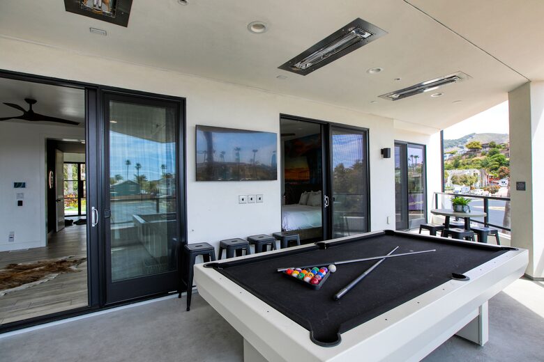 Cobbo's Beach House | With hot tubs, views, and just steps to the beach! - Avila Beach, California