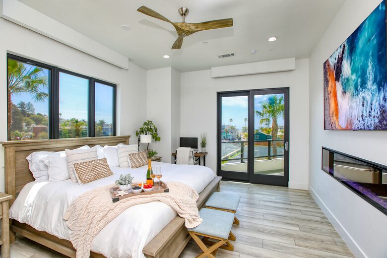 Cobbo's Beach House | With hot tubs, views, and just steps to the beach! - Avila Beach, California