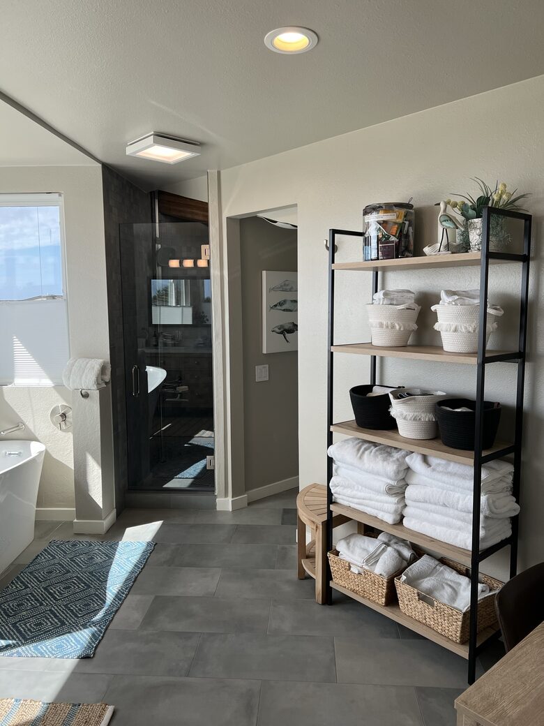 An abundance of towels available for guest use.