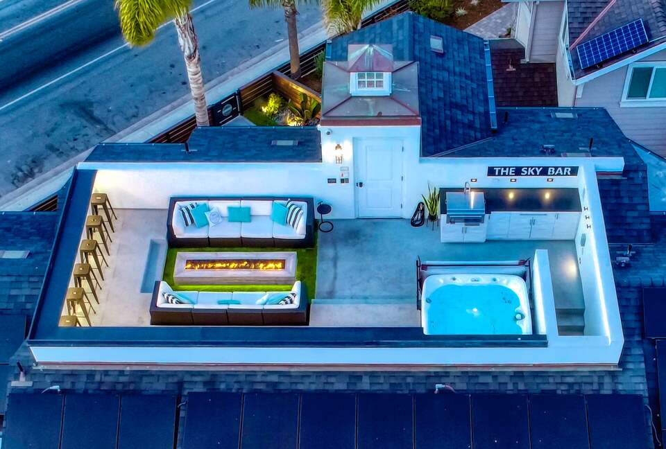 Cobbo's Beach House | With hot tubs, views, and just steps to the beach! - Avila Beach, California