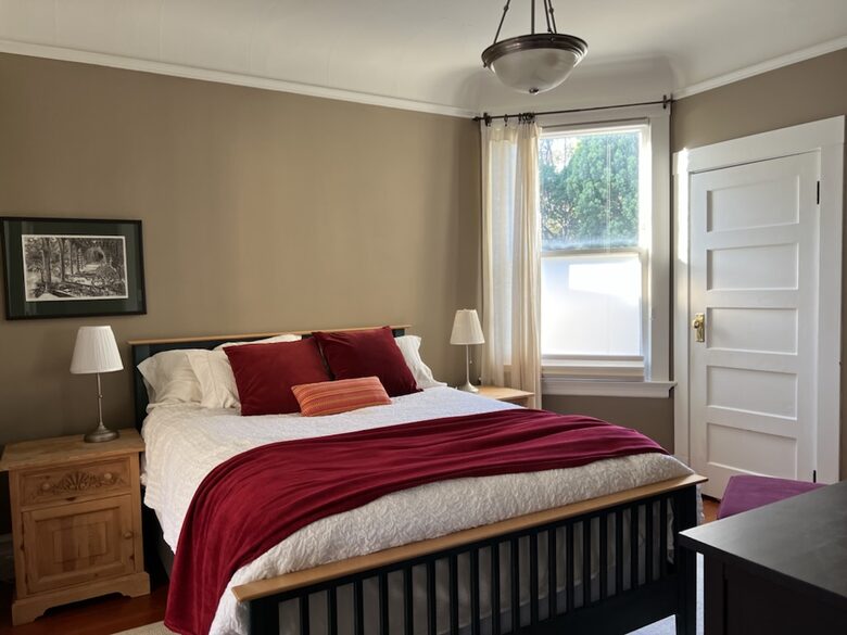 Charming Sunny Victorian | With a Gorgeous Chef's kitchen and backyard - San Francisco, California