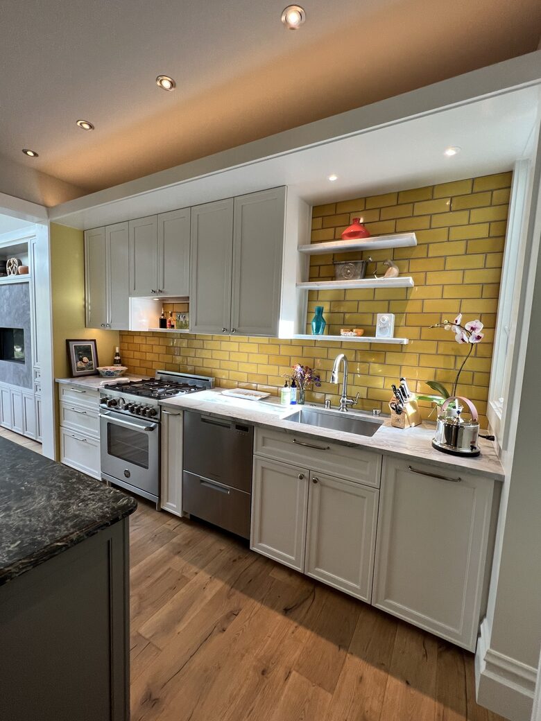 Charming Sunny Victorian | With a Gorgeous Chef's kitchen and backyard - San Francisco, California