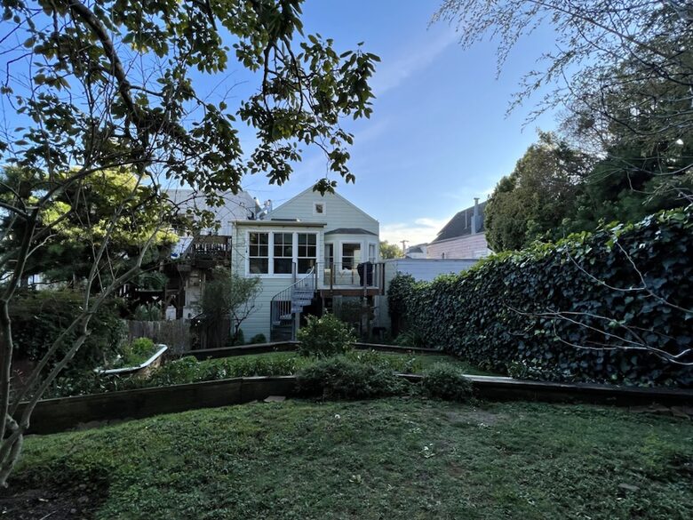 Charming Sunny Victorian | With a Gorgeous Chef's kitchen and backyard - San Francisco, California
