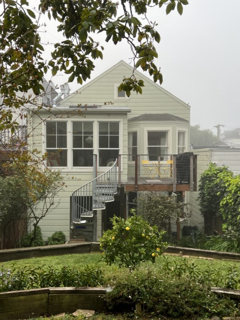 Charming Sunny Victorian | With a Gorgeous Chef's kitchen and backyard - San Francisco, California