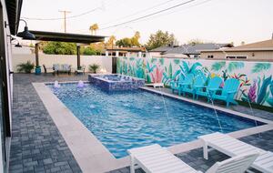 The Palmly , Hot tub, Fire Pit, Close to Old Town! - Scottsdale, Arizona