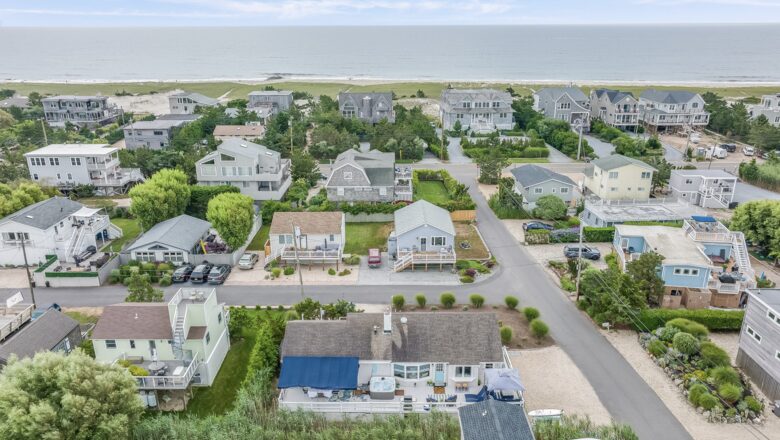 Dune Roe - Westhampton Beach, New York