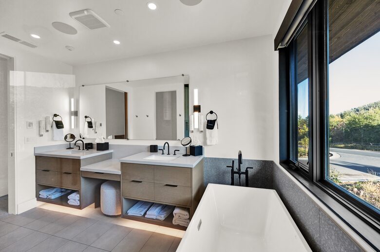 Luxury Ski-In Townhome | With Private Hot Tub - Park City, Utah