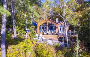Sunset Luxury Cottage - Minden, Canada