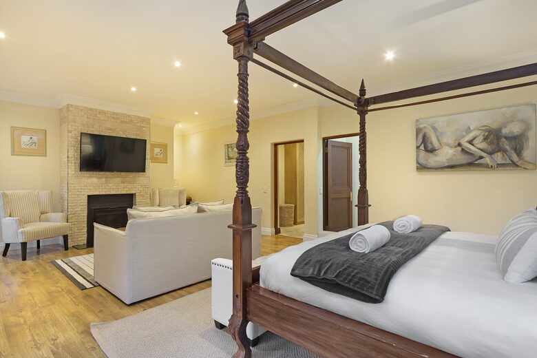 Two Luxury Villas | Lyonesse & Lyons Den - Cape Town, South Africa