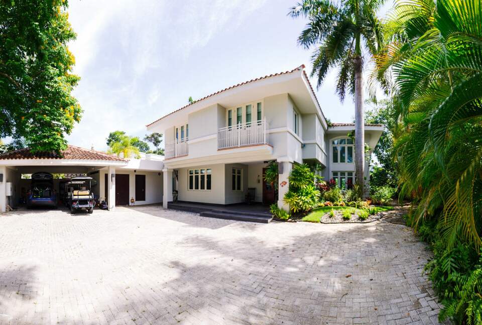 Dorado Beach 4 Bedroom House with Access to Ritz-Carlton Resort Amenities - Dorado, Puerto Rico