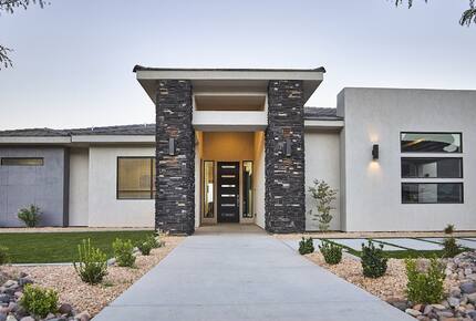 Modern Family-Friendly House | Fun Backyard Private Pool & Pickleball - Hurricane, Utah