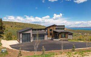The Modern Bear | With a Private Pool, Ball Pit, Sleeps 12-50 - Garden City, Utah