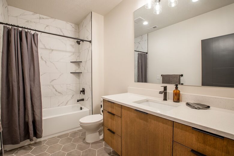 The Modern Bear | With a Private Pool, Ball Pit, Sleeps 12-50 - Garden City, Utah