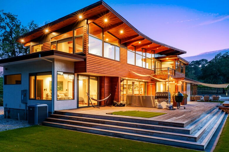 Pure Luxury: Casa Gaga Estates- Vineyard Retreat - Geyserville, California