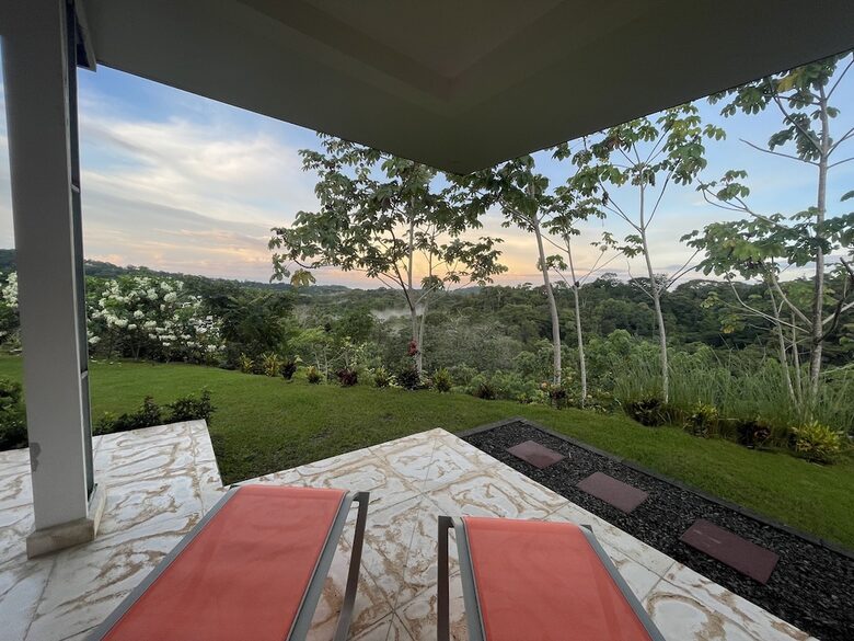 Casa Cascada Panoramic Views and Expansive kitchen - Ojochal, Costa Rica