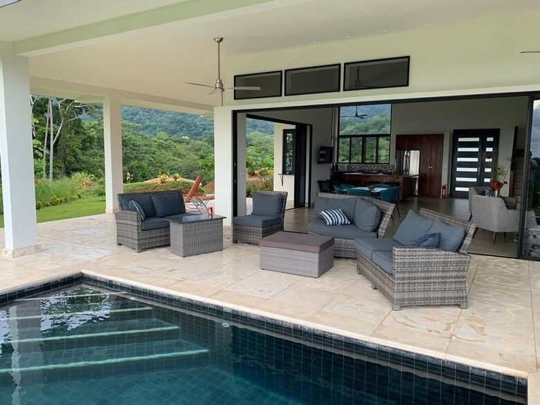 Casa Cascada Panoramic Views and Expansive kitchen - Ojochal, Costa Rica
