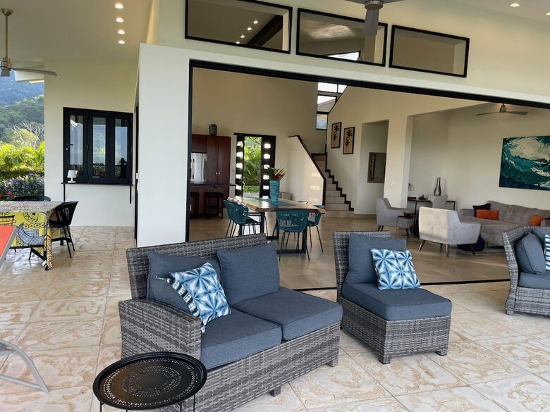 Casa Cascada Panoramic Views and Expansive kitchen - Ojochal, Costa Rica
