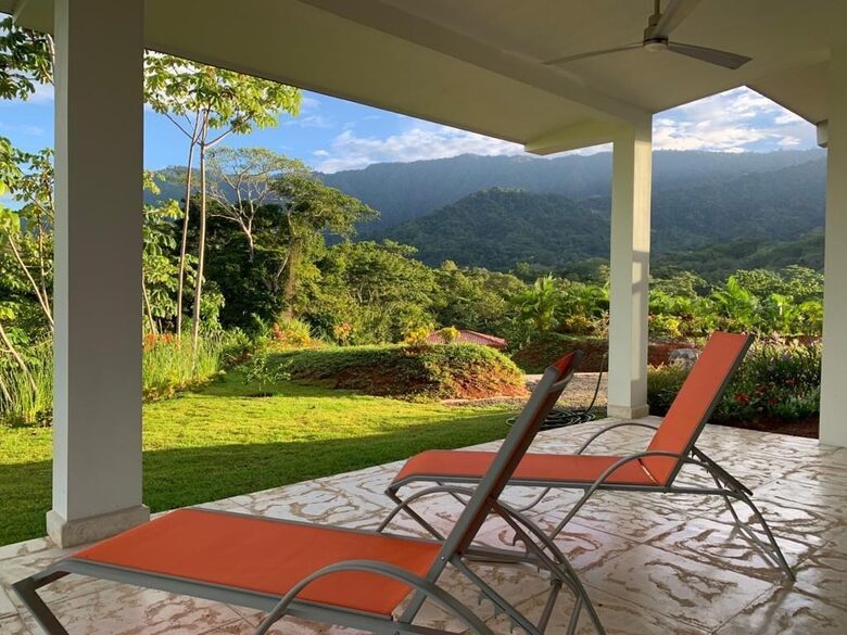 Casa Cascada Panoramic Views and Expansive kitchen - Ojochal, Costa Rica