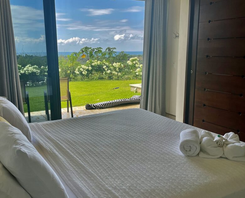Casa Cascada Panoramic Views and Expansive kitchen - Ojochal, Costa Rica